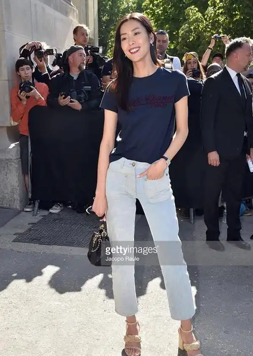 周迅遇上178刘雯, 不但没输给巨大身高差, 反而赢了气场