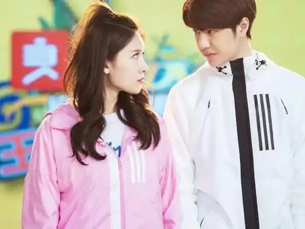 王子璇是一位特别有实力的年轻女演员,21岁时就跟当红小生王一博,联合