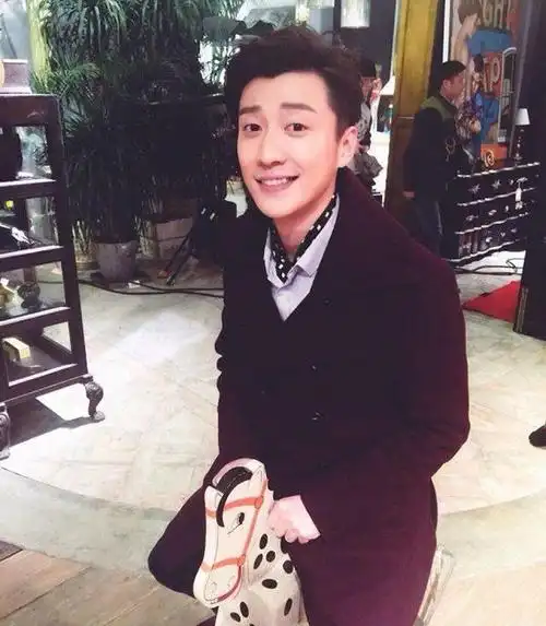 网络暴力该停止了乔任梁去世5年后别再让他的父母陷入抑郁