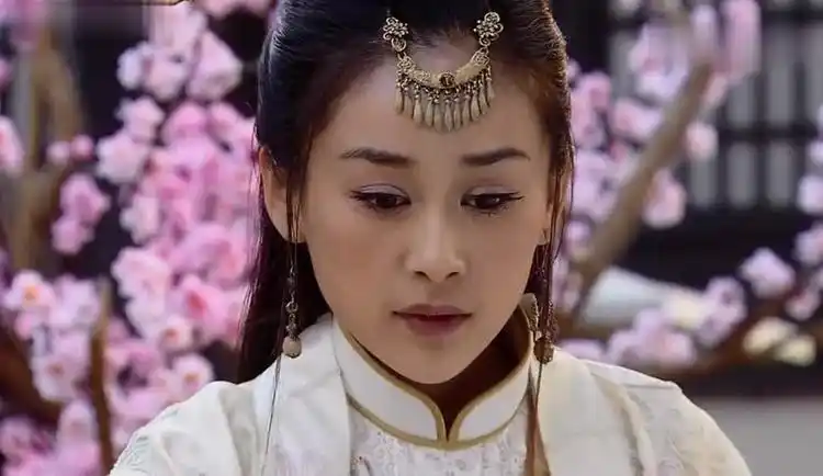 刘彦昌又跑到华山来纠缠,三圣母一掌送他去东海