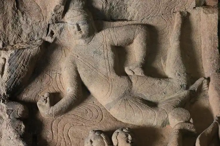 云冈石窟第七八窟飞天