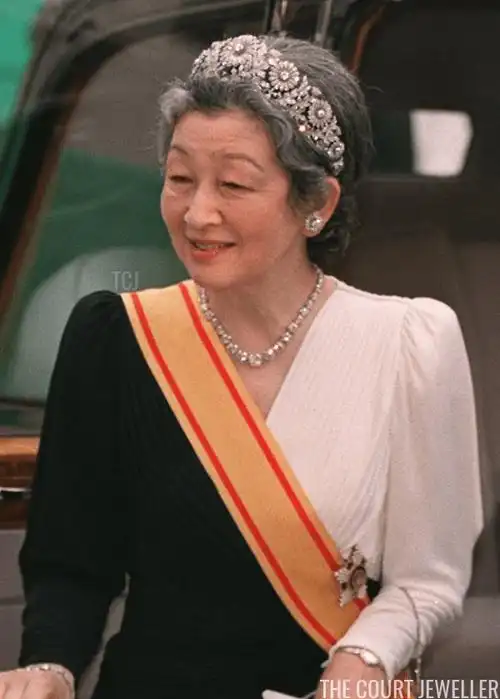 日本#美智子上皇后与菊花王冠的那些年美智子从1990年第一次以皇后的