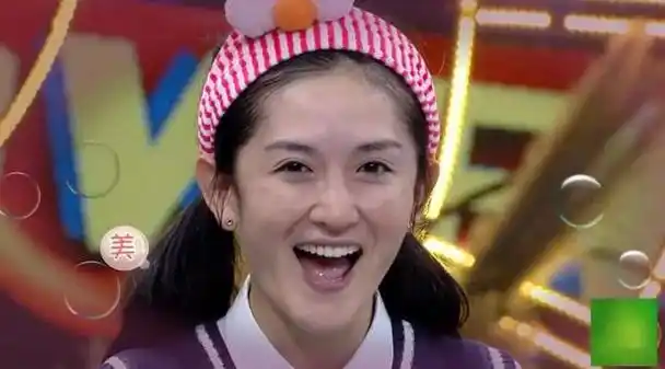 10岁女孩晒谢娜合照生图,遭娜粉网暴谩骂后求饶,网友:她没说错