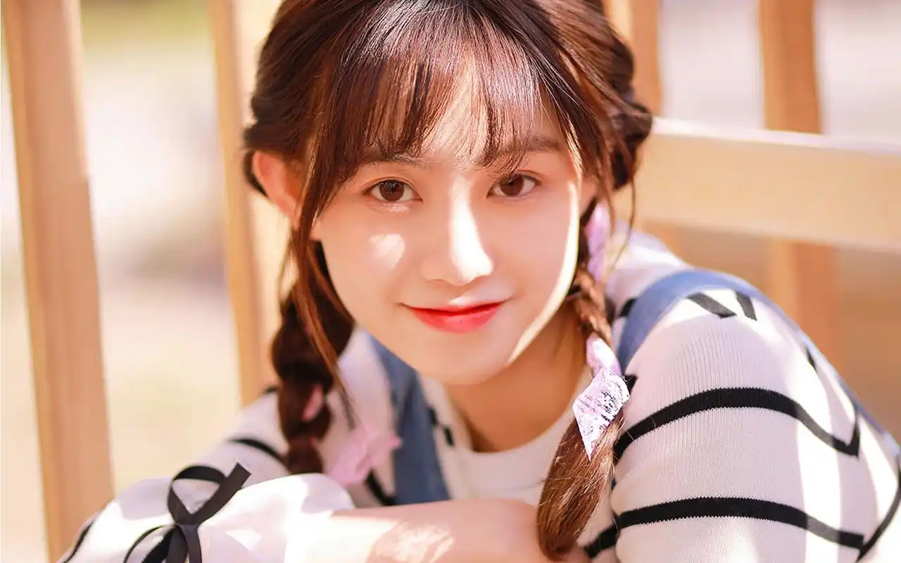 可爱治愈系少女清纯甜美高清写真高清大图预览1680x1050_美女壁纸下载
