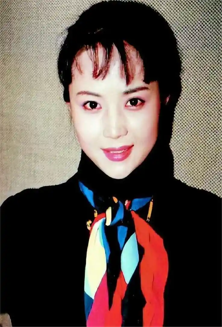 演员奚望:在继父刘之冰支持下离婚后,带着女儿的她,现在如何了