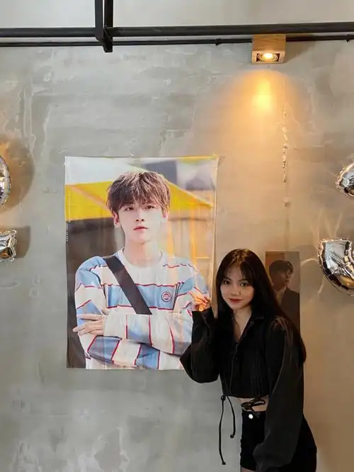 喝下午茶拍照真的很幸福我们小闻23岁生日快乐97#翟潇闻  #生日应援