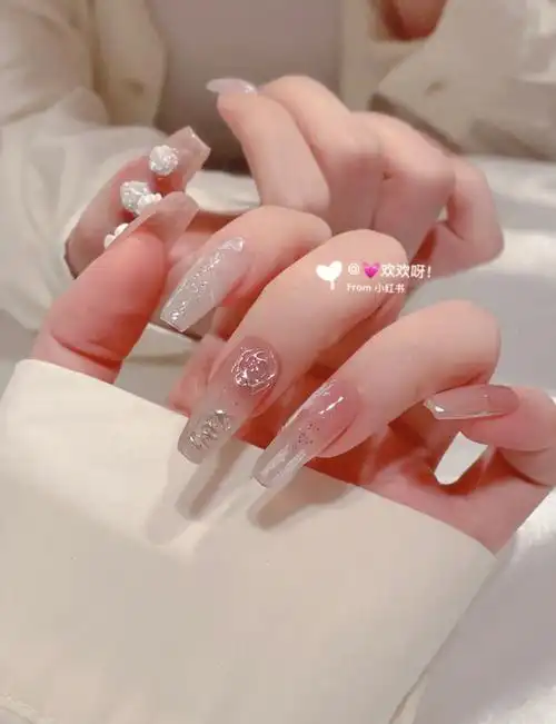 简单又有设计感的美甲浅爱一下叭