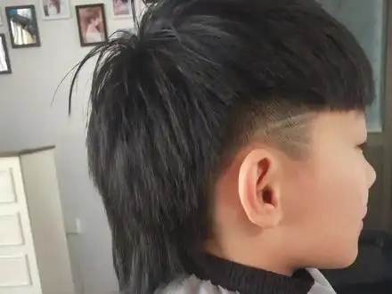 小朋友狼尾雕刻发型