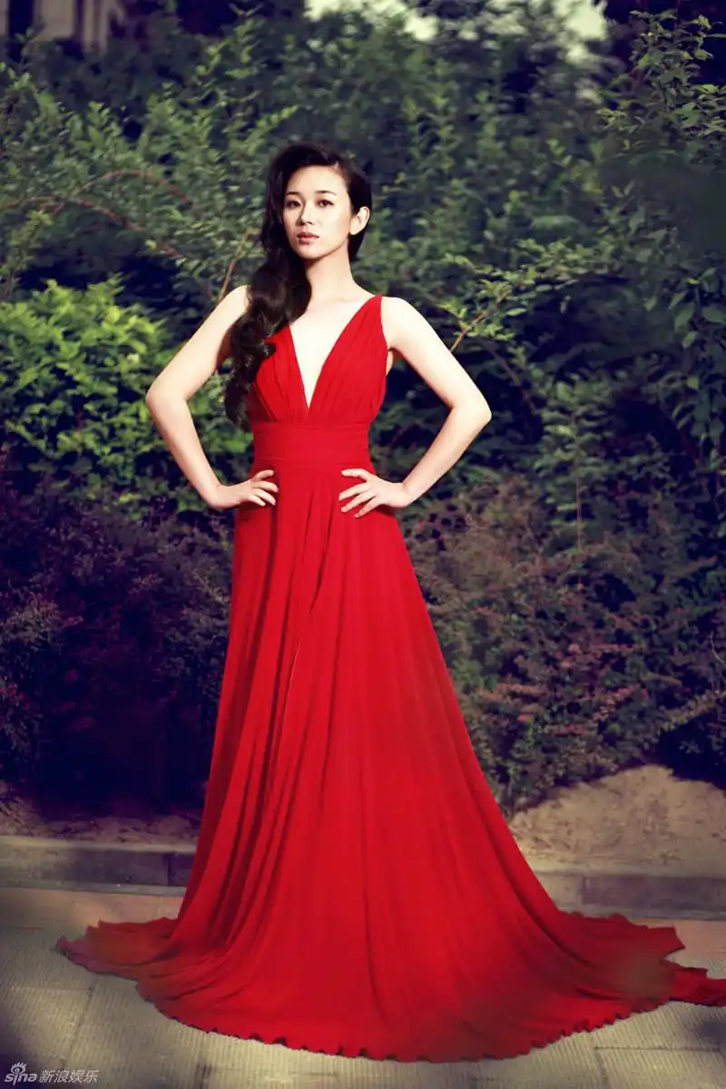章雯淇深v红裙性感_新浪图片