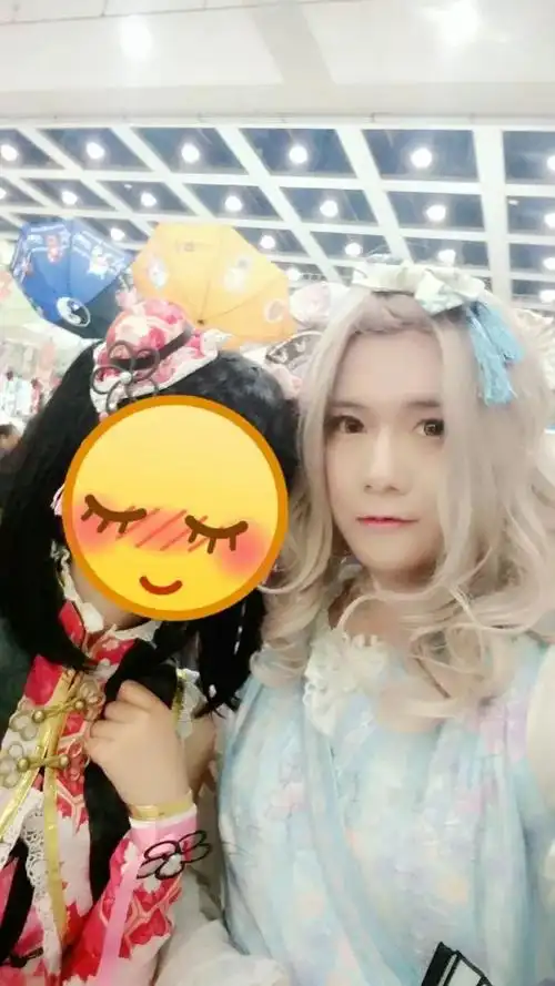 这些男人为什么会成为「女装大佬」?