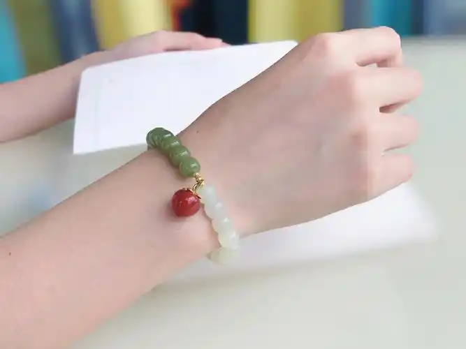 老型珠和田玉手链渐变色晴水料子