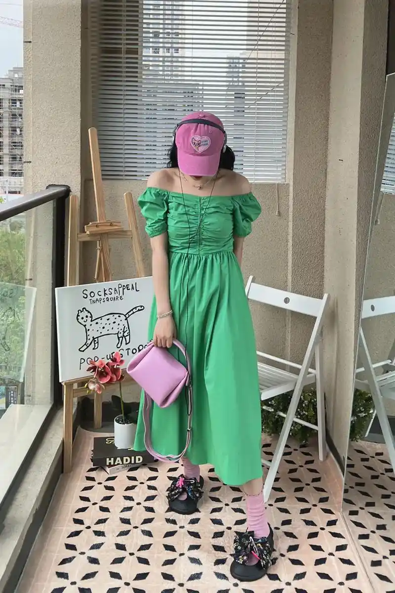 夏天就是要多穿裙子呀 绿色还蛮显白  - 抖音