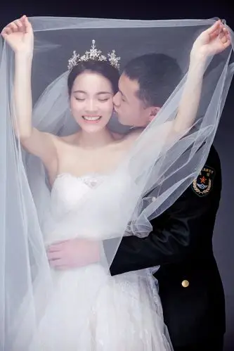 甜蜜溢出!王洋先生胡雪芹小姐臻美精致婚纱照