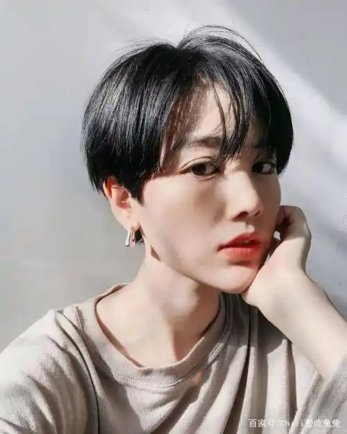 2021年势必还要刮起中性短发的风潮