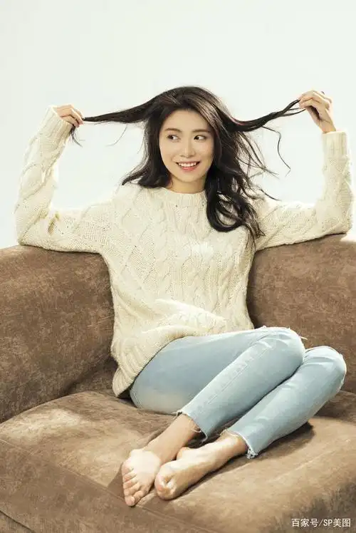 俞思远美女时尚自拍街拍写真 清纯可人少女味十足