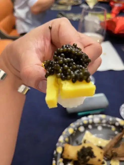 鱼子酱的功效和在作用[庆祝]1,营养神经:鱼子酱中含有多种蛋白质