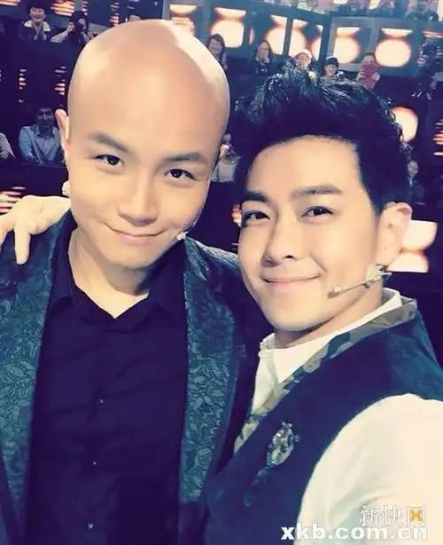 林志颖晒合影引网友吐槽故意黑鲁豫李咏