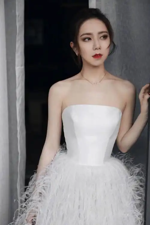 邓紫棋淡妆太仙啦披长直发太清纯甜美比浓妆相差太大却美到爆