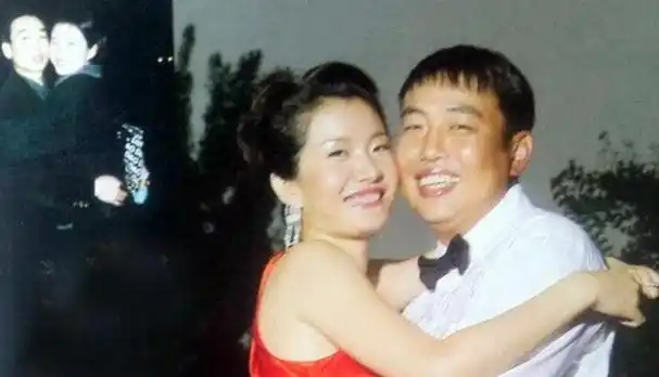 刘国梁妻子王瑾:30年默默守护丈夫,如今已是身价过亿的女总裁