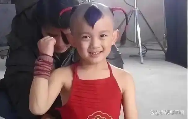 面对如此掌控不住场面的行为,吴磊却只是无奈地笑着说:"原来你是故意