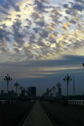 汶川地震发生的前两天 网友拍下了美丽的地震云