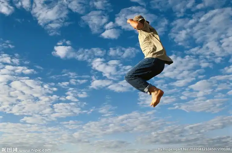 蓝天白云特写摄影图__男性男人_人物图库_摄影图库_昵图网nipic.com