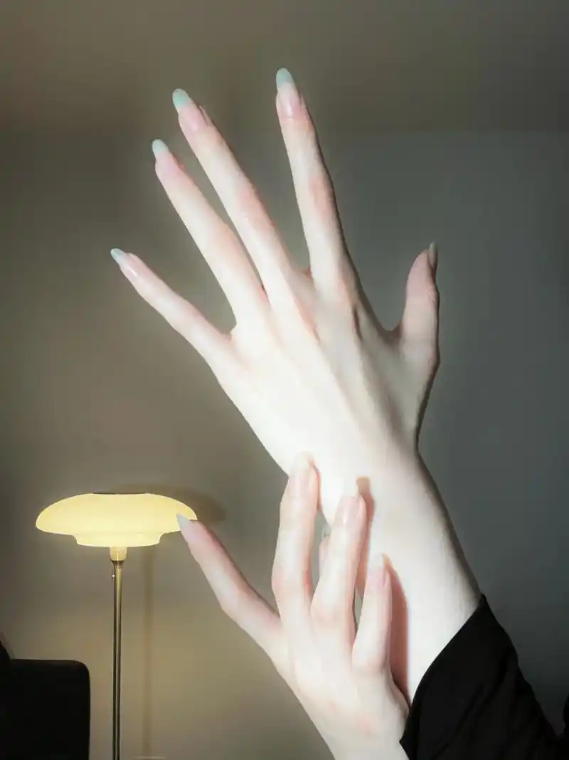 冰肌玉骨.#美出高级感 #漫画手 #冷白皮 #手 - 抖音