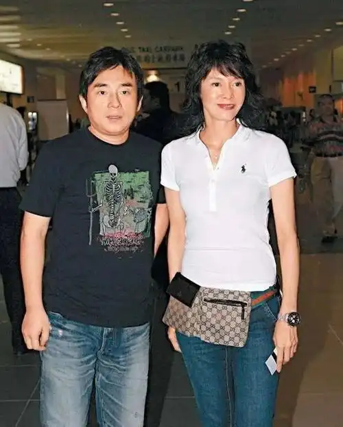 确实,女儿还那么小,老婆还那么年轻,吕方真是需要保养一下了,少吃多动