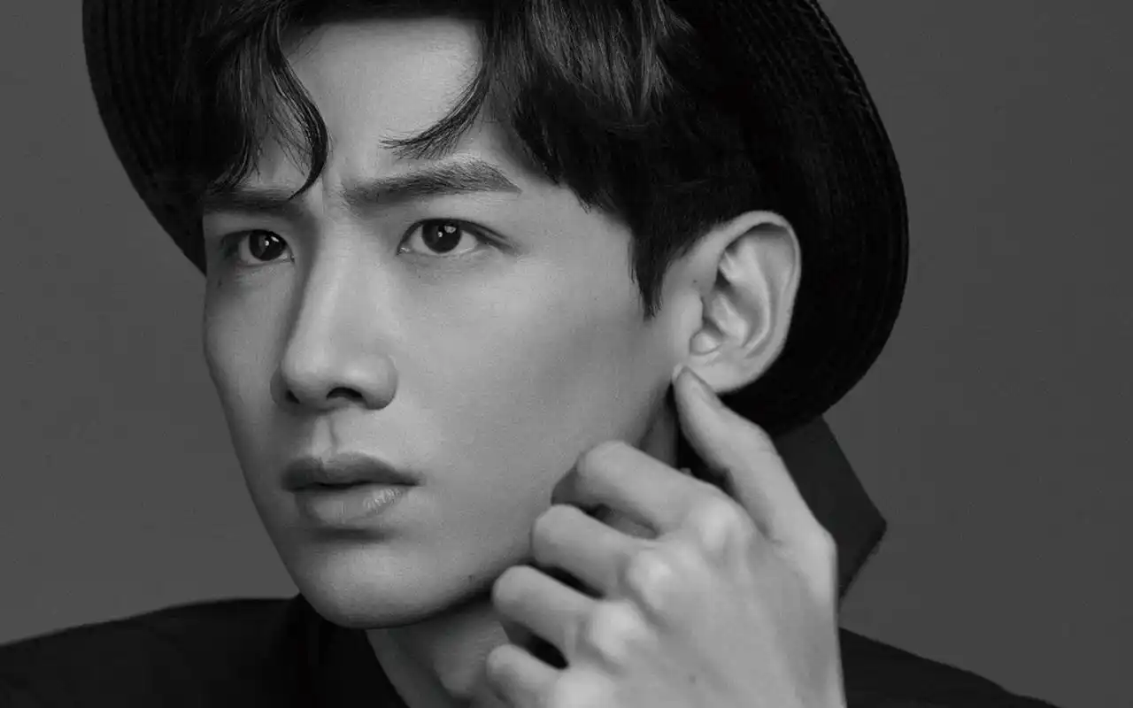 白敬亭帅气写真图片桌面壁纸高清大图预览1920x1200_大陆明星下载_美