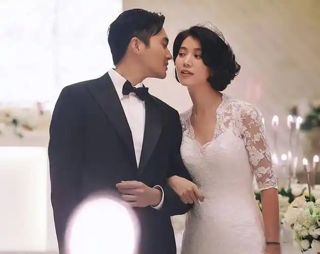 21年后再看张智霖:才明白他能娶到袁咏仪做老婆,到底多幸运_吴镇宇