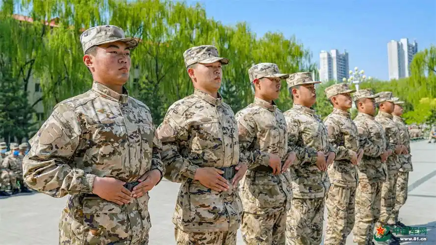 新兵初长成直击武警新兵队列会操现场