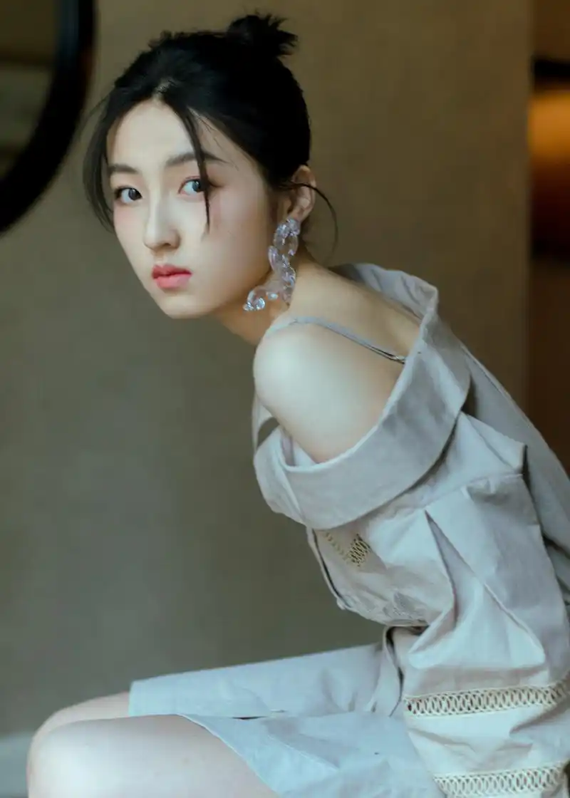 张子枫清新靓丽写真图片39