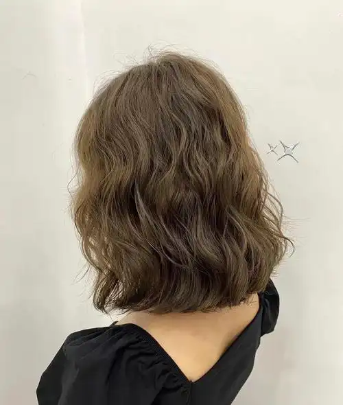 中发法式浪漫卷好打理好看的法式卷济南染发 济南烫发 济南慵懒烫发