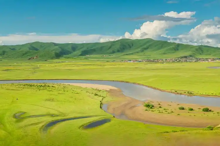 四川阿坝红原大草原月亮湾夏季自然风光