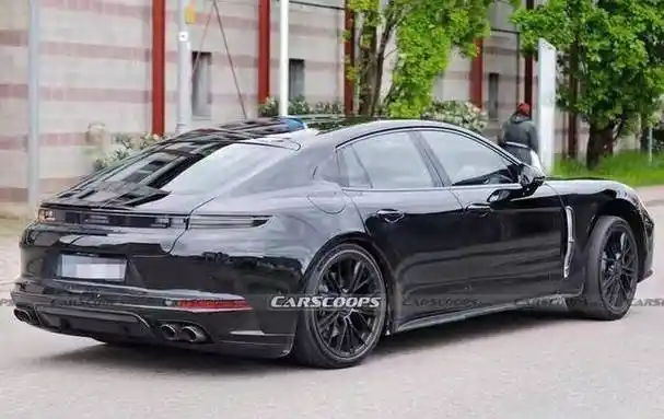 新款保时捷帕拉梅拉实车街拍,全系搭4.