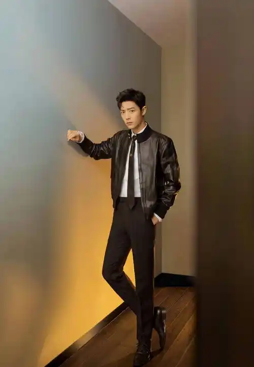 肖战:太会穿了40张高清图,诠释他的俊朗又沉稳,眼神明澈柔和!_西装