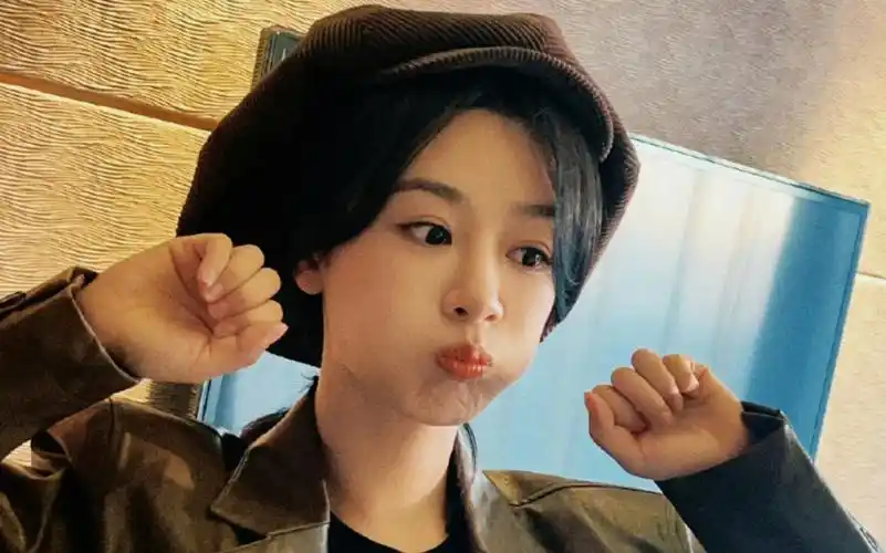 杨紫:老婆你嘟嘴是想亲我吗