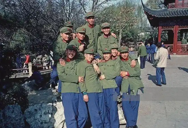 很多男人小时候都有一个军人梦,梦想长大后能成为一名解放军,因为觉得