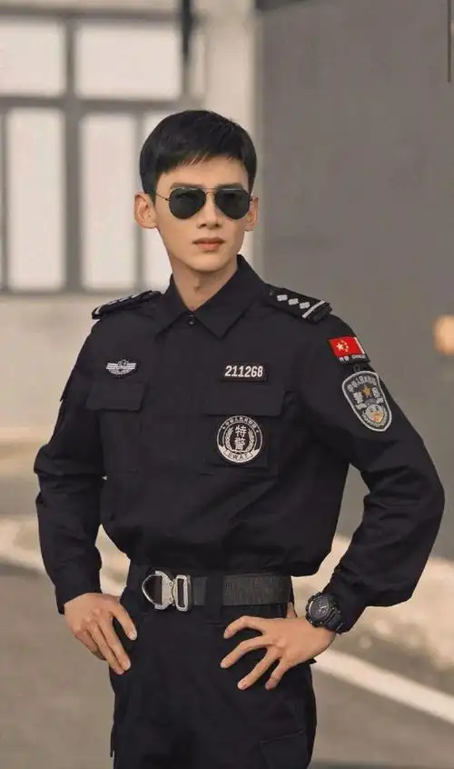 白敬亭的特警滤镜有多帅给你们盘一波警察经典造型回忆杀
