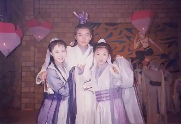 《武林外史》幕后珍贵花絮:王怜花集邮式合照,沈浪穿透视装