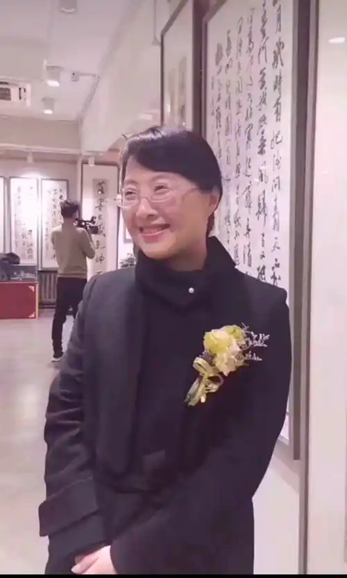 美女书法家——方放