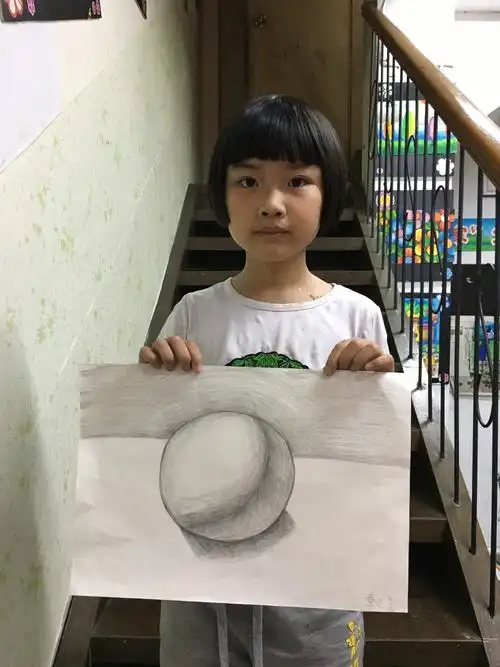 (6.10)(6.15)三年级素描教学《球体》