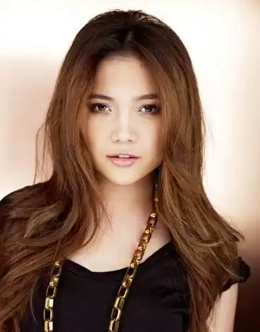 做自己!25岁菲律宾女歌手出柜4年后宣布改名变性