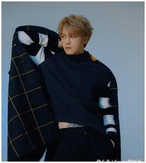 金在中时尚大片曝光一身潮装难掩盖帅气本色颜值帅新高