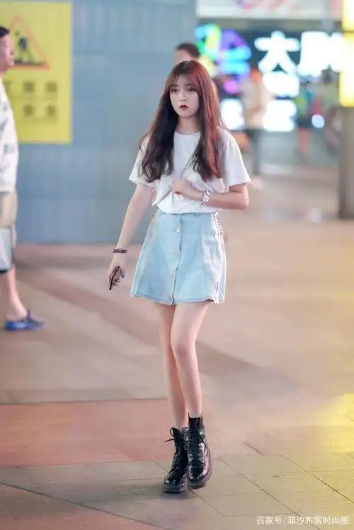 减龄又时髦的牛仔裙已上线,分分钟就能少女感上身