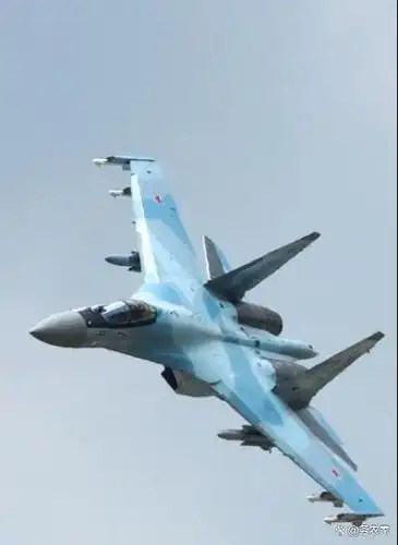 空中侧卫苏27战斗机