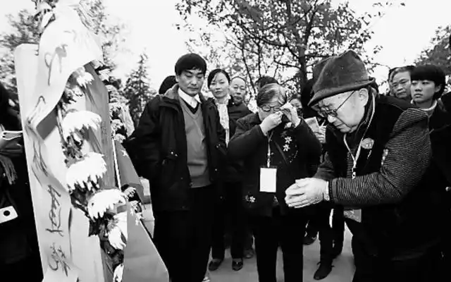 1949年杨虎城遇害57年后杨虎城的孙子找到真凶祝您活到110岁