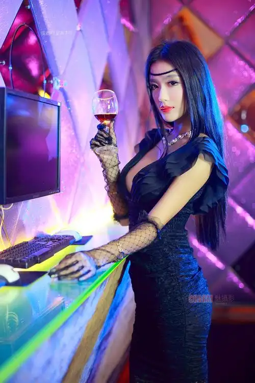 夜场迷离胡欢成都夜女郎扫描