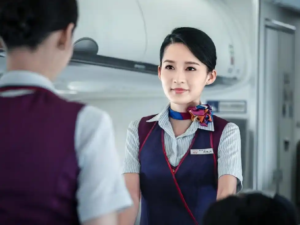 "中国机长"定档9月30号,众女星空姐造型十分惹眼