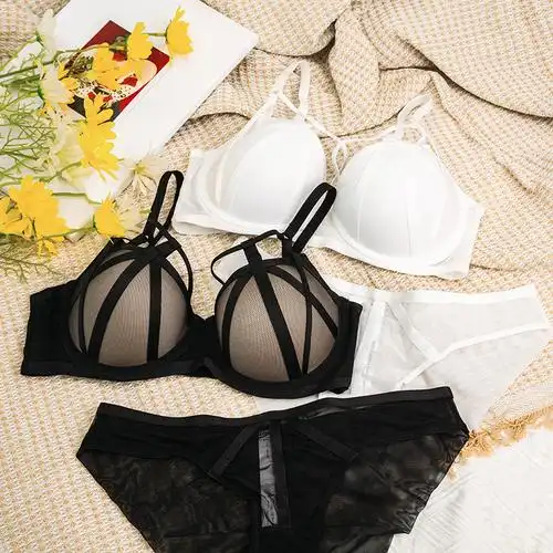 内裤小胸罩套装成套蕾丝文胸聚拢收副乳上托内衣女加厚性感大胸